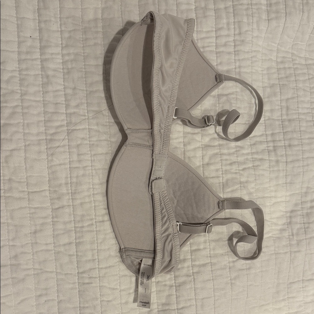 8 BRA BUNDLE-Nike, Fabletics, Hanes, & Delta-Great BUNDLE for pre-teen or teen! - Picture 3 of 13